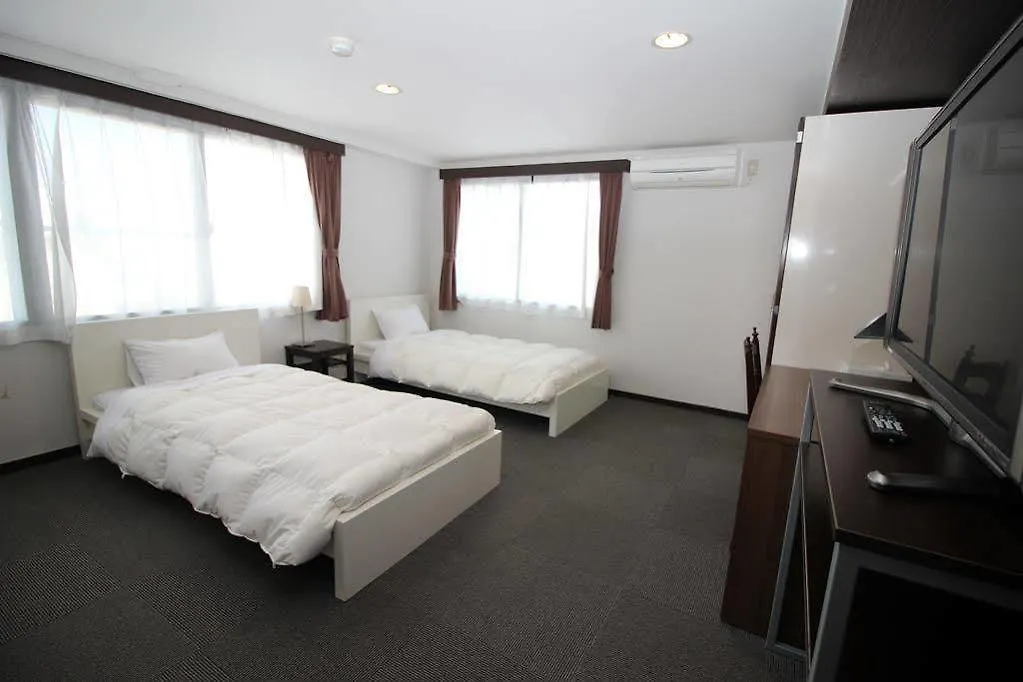 Hotel Chrysantheme Kyoto